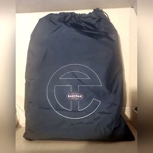 ✨BNWT Telfar x Eastpak Medium Shopper in Black